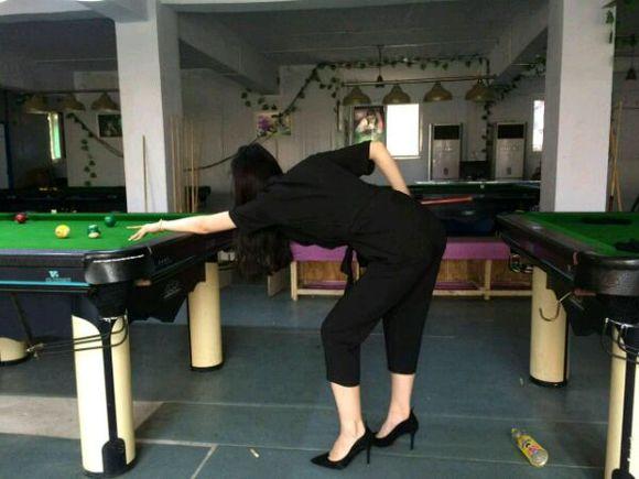 疯狂台球中文破解版(不怕大家笑话)