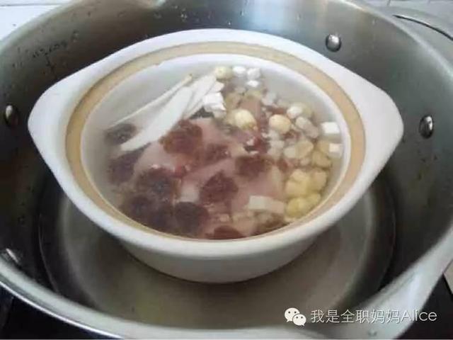 花胶螺片海底椰美肌汤 2026年花胶海底椰炖鸡汤作用与功效