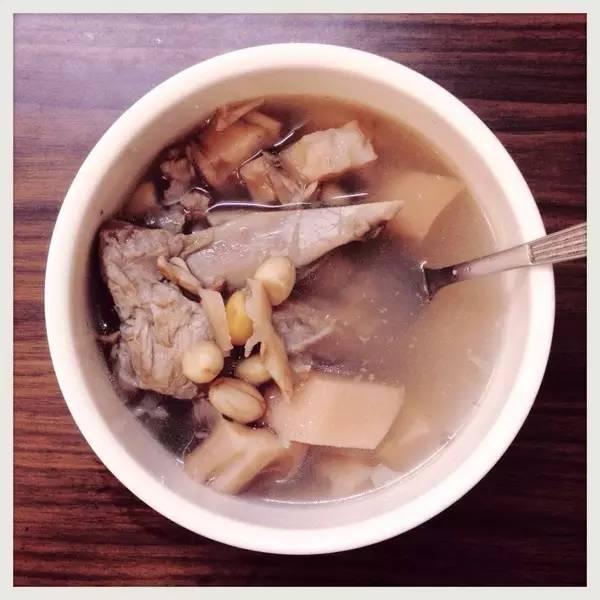 青木瓜椰子煲花胶汤 2026年青木瓜椰子煲花胶汤的做法