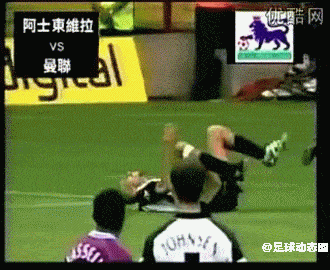 足球小将现实版！盘点实战中的那些真人版“双人射门”神技