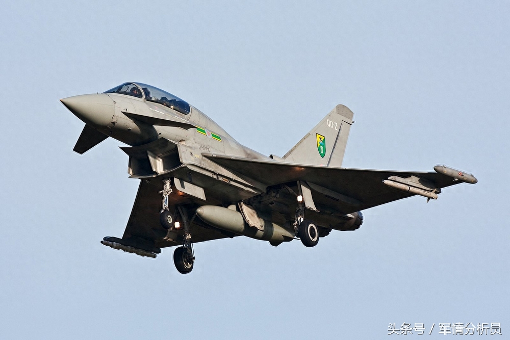 歼10:有人夸它帅,有人说它丑,一组对比图告诉你事实