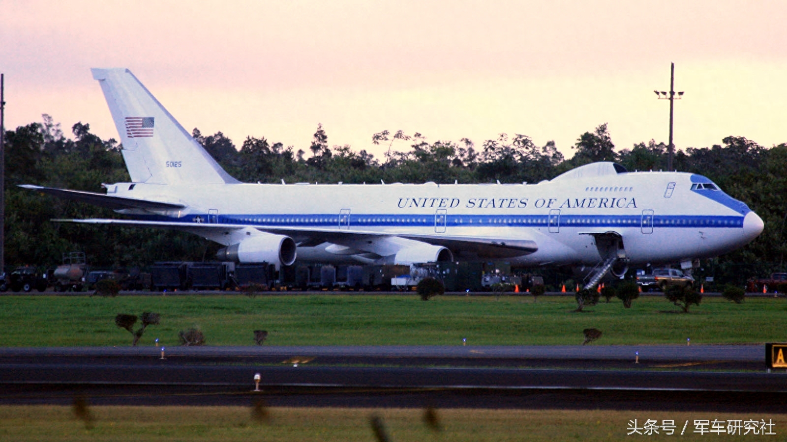 神秘的美军末日飞机:可抗核爆电磁脉冲能在天上飞几天