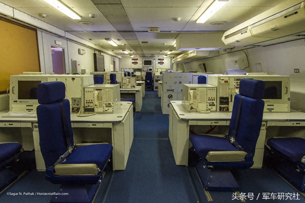 神秘的美军末日飞机:可抗核爆电磁脉冲能在天上飞几天