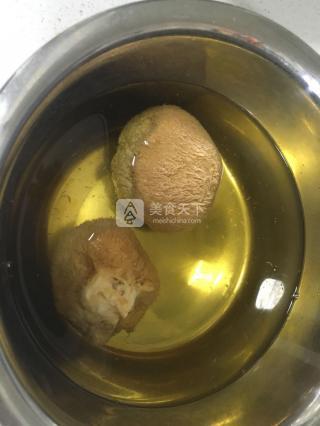 花胶猴头菇排骨汤功效 猴头菇花胶排骨汤的做法