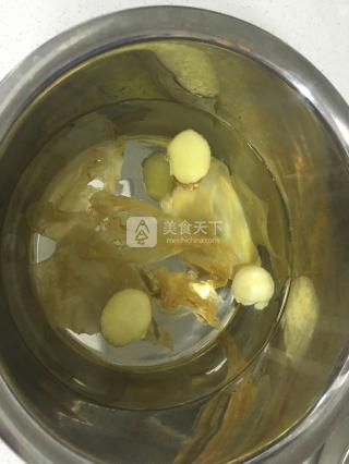 花胶猴头菇排骨汤功效 猴头菇花胶排骨汤的做法