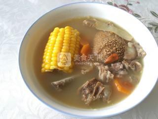 花胶猴头菇排骨汤功效 猴头菇花胶排骨汤的做法