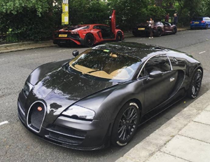 布加迪新威龙竟然这么难看?外形中眼镜和尾部绝对是败笔