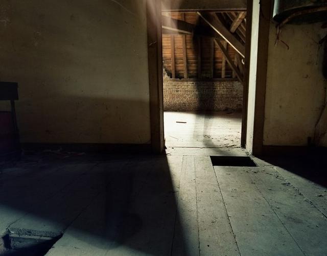 小说：他拖着病弱的身体，在临终前提起笔，叙写所见所闻