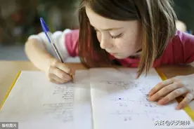 孩子还没开学，天天逼着写作业，搞得跟仇人一样，怎么教育好呢？图片