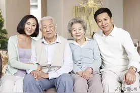 "娶了独生女，我要为岳父母养老吗？"3个女婿的回答值得深思图片
