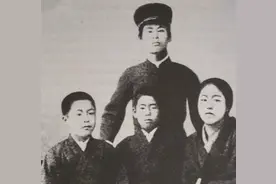 山本五十六真实照片：图四为美国人演倒立，图八死前为飞行员送行图片