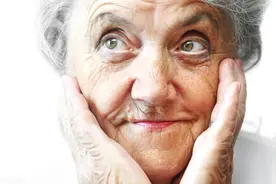 50岁后，身体衰老有8个迹象，若没有超过3个，说明还比较年轻图片