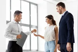 跟客户喝酒正喝尽兴，我却快吐了，应该继续吗？喝前这三点供参考图片