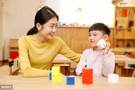 孩子上幼儿园不听话，老师天天来告状，做到这2点才合格图片