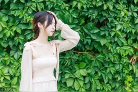 小说：他雇她做临时老婆，说要亲近点才不会有破绽，她还真的信了（上）图片