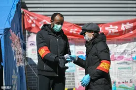 别叫我“老外”！小伙在北京生活14年不愿回国，原因发人深省图片