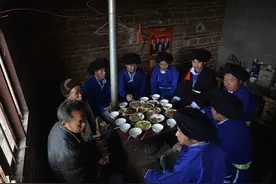 农村俗语“姑舅不是亲，出了五服成路人”，五服是指什么？图片