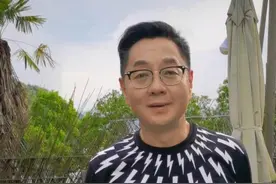 主持人张绍刚太瘦了！网友苦求别再减肥：越瘦越显老图片