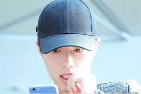 肖战：恰如你眼神中的澄静，让我心门紧闭图片