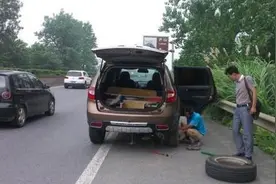 高速上换胎被扣12分？交警支招，照着做不仅安全还不扣分图片