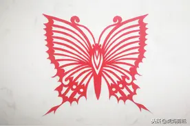 千姿百态的蝴蝶剪纸分享，漂亮的窗花剪纸教程图片