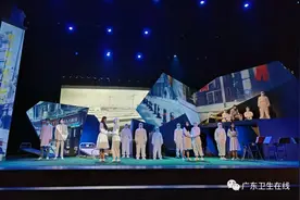 年度必看！我国首部抗疫剧场作品《致勇气》上演，有广东医疗队的重头戏图片