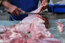买猪肉时，记得专挑这4个部位，肉质好，肉贩子都夸你是行家图片