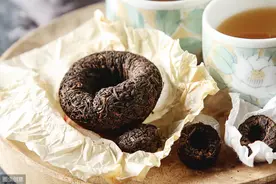 下关铁饼圆茶和广云贡饼区别在哪里，两种普洱茶有何特点图片