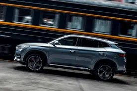 宋PLUS燃油版：标配全新1.5TI高功率动力总成！貌似很香图片