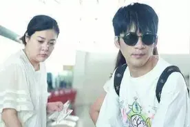 花儿乐队灵魂主唱，隐婚5年还是妻管严，大张伟因透彻爱情观被赞图片