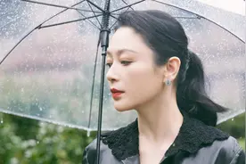52岁陈红罕见出镜！穿皮衣配黑丝气质端庄，美貌丝毫不减当年图片