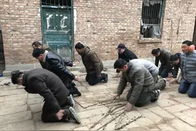 山东人磕头拜年不是糟粕，每磕一个头，都有做人的道理图片