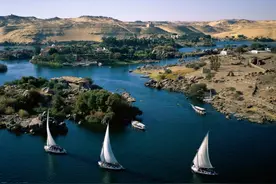 世界最长的七条大河流经哪些国家？其中发源于我国境内的有几条图片