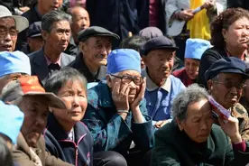 好消息：农村年满60岁的老人，可以领取3项补贴，直接打进卡里图片