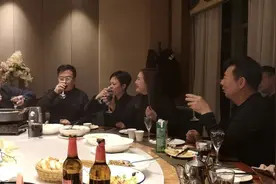 为什么在国企的朋友很少晒饭局？高手都明白3个饭局拍照原则图片