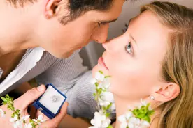 离过两次结了三次婚的中年男人，把日子过成现在的样子，你怎么看图片