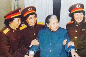 1981年，一老妇住进301医院，多名开国将领前去探望，她是谁？图片