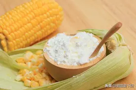 “玉米粉”和“玉米淀粉”有啥区别？勾芡用哪种？学会别再用错了图片