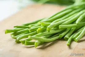 这才是长豇豆正确的做法，出锅后，颜色翠绿且入味，深受网友好评图片