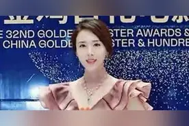 被颜丹晨"括号臀"惊艳，穿鱼尾裙勒出"花瓶"身材，这腰臀比够吸睛图片