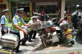 为什么交警能骑摩托车，老百姓不能骑？两官微互“怼”引发争议图片