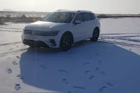 冬季来临 低温条件下须及时更换玻璃水图片