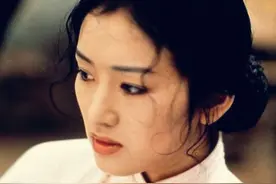 明星们都比较喜欢露哪边脸呢？巩俐用左脸出镜多，而姚晨则相反图片