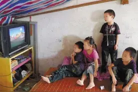 “看电视和不看电视”的孩子，长大后这6个方面的差距，太明显了图片