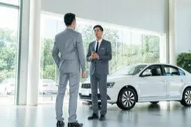 中国“踩屎感”拖鞋走红，4.5CM超厚鞋底，Q弹柔软久穿不累脚图片