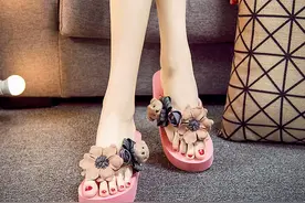 44款超级时尚的夏季人字拖凉鞋，让你的双脚美丽如花图片