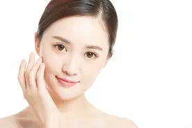 夏季不想穿胸罩，用什么替代？3种另类穿法可以防凸点还时尚性感图片