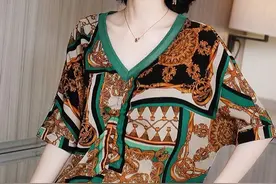 五十五岁的婆婆换上今夏最火的氨丝装，真的好看，比真丝还显贵气图片