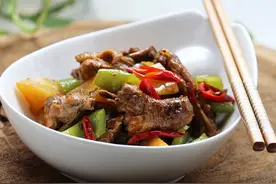 做鸡肉，去腥加姜加酒都不对，这才是最好吃的做法，上桌秒光图片