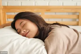 “睡太多”也可能生病！睡眠时间超过自身标准，当心比熬夜还伤身图片